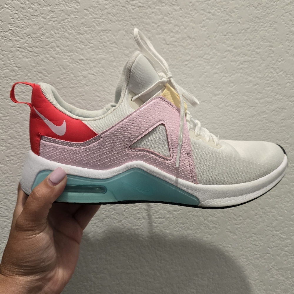 Nike White and Pink Sneakers Modern Athletic Design